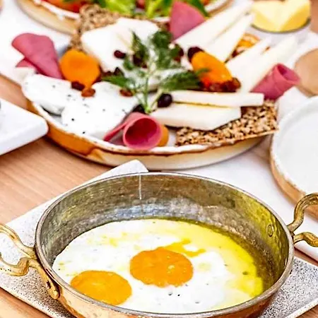 Boii Rest & Breakfast Hotel *