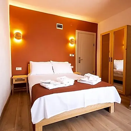 Boii Rest & Breakfast Hotel *